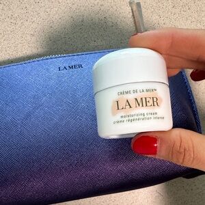 La Mer Moisturizing Cream with Elegant Blue Pouch